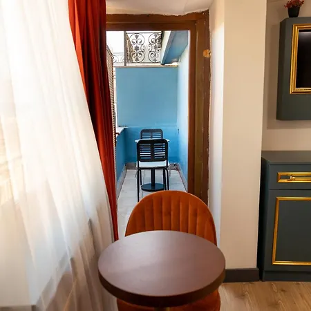 Hotel Crown Taksim