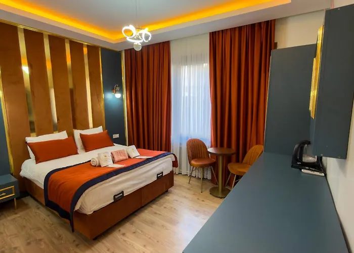 מלון Crown Taksim *