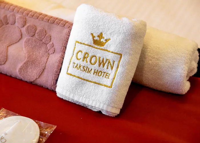 מלון Crown Taksim
