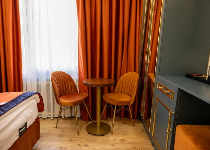 מלון Crown Taksim