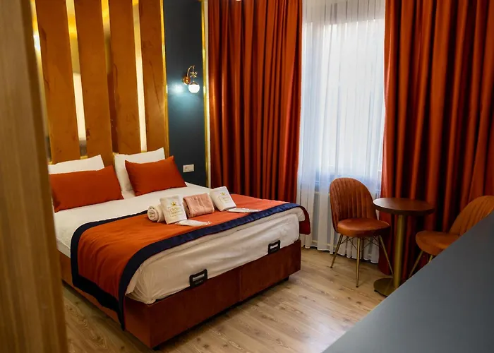 מלון Crown Taksim