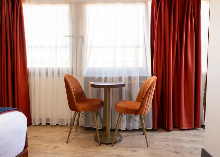 Crown Taksim מלון *