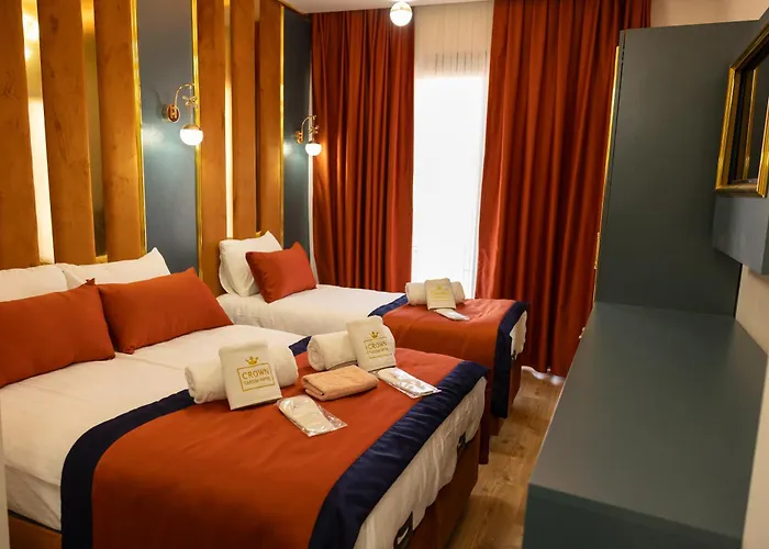 מלון Crown Taksim *