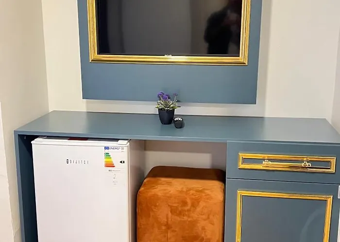 Crown Taksim מלון