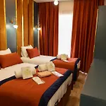 Hotel Crown Taksim *