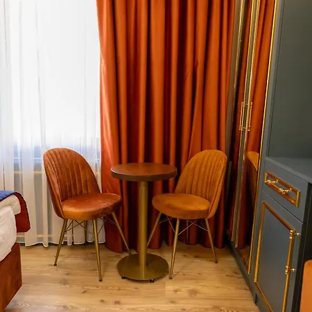 Hotel Crown Taksim